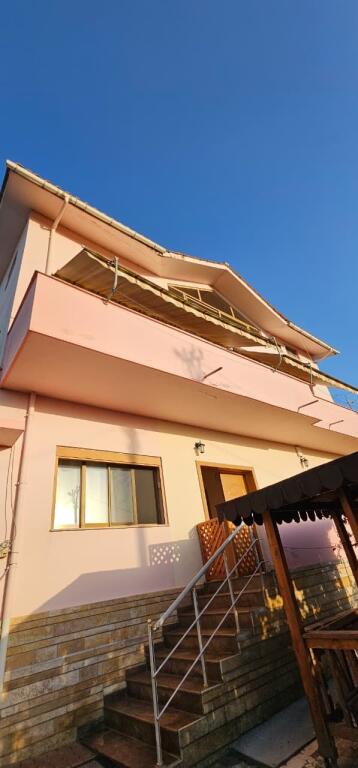 🏡 SHITET VILE 3 KATESHE NE SHENAVLASH – Mundësi e Artë për Investim ose Banesë Familjare!