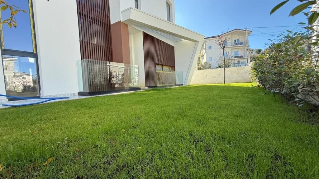 Individual villa for sale!