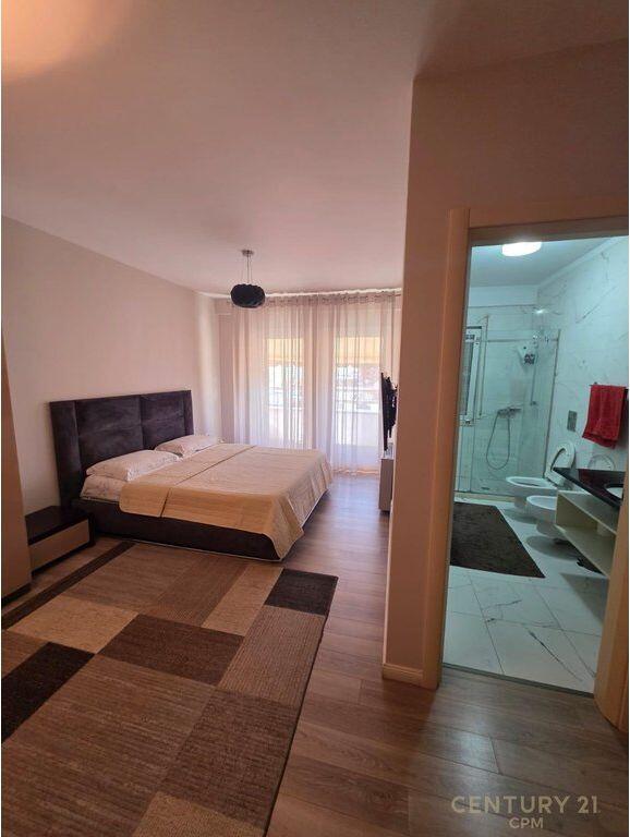 APARTMENT 3+1+2+PARKING SPACE FOR RENT NEAR THE NEW MARKET!