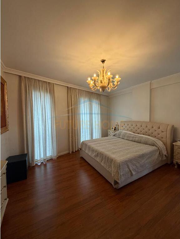 Apartament 3+1+2+2 Poste Parkimi, Rruga e Elbasanit, Tiranë