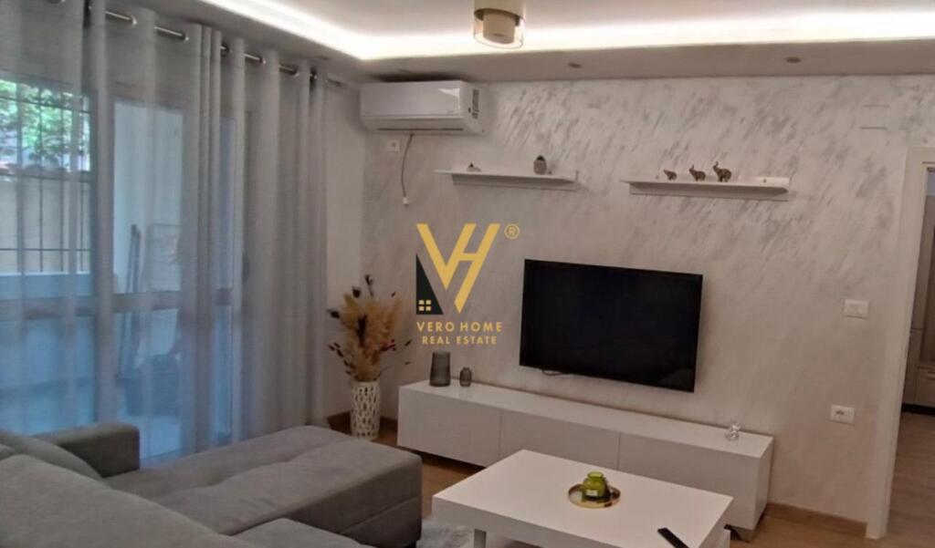 APARTMENT 2+1+BLK FOR RENT ON BARDHOK BIBA STREET 800 EURO