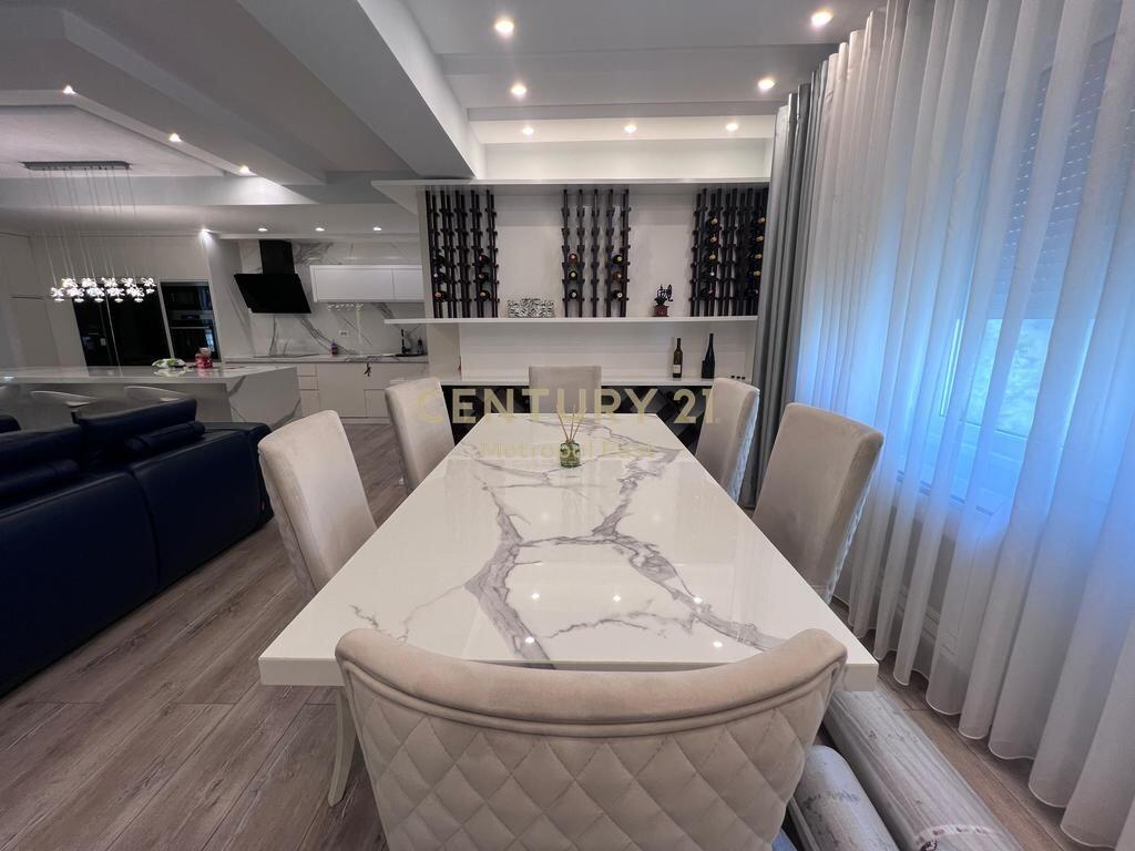 APARTMENT 3+1+2+PARKING AT "SUNRISE RESIDENCE", TEG 1,800 € /Month