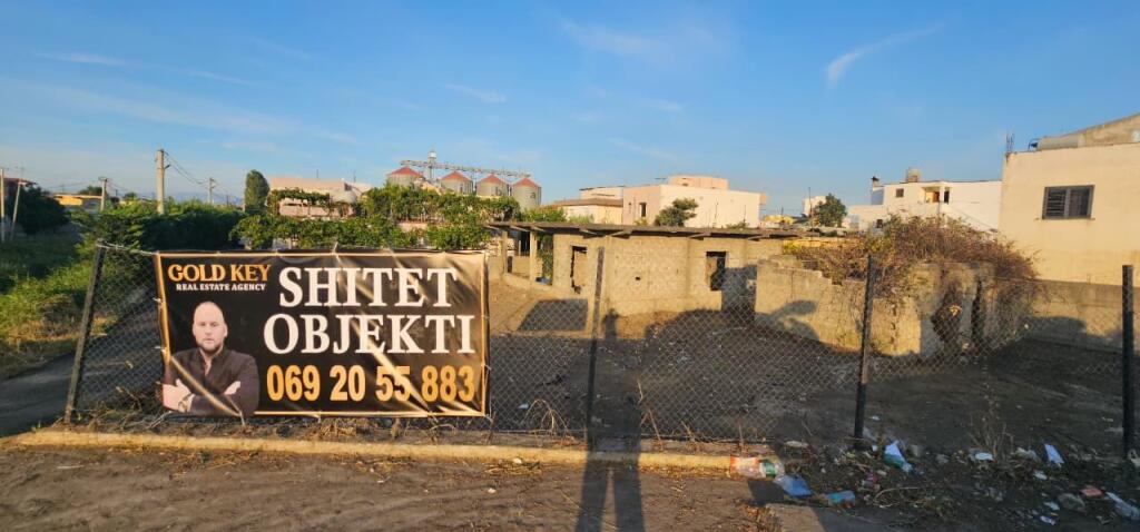 🏡 House + Land for sale 📌 Durres – Tirana Highway, near Kastrati gas station