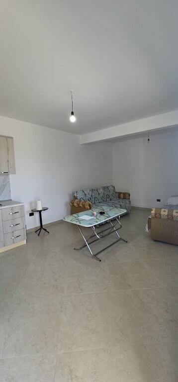 🏡 Shiten 2 shtëpi private + tokë kodrinore 9,000 m² ne Maskuri pranë Pjezës
