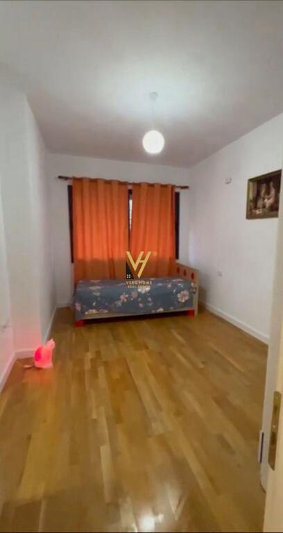 JEPET APARTAMENT 2+1+2 ME QERA NE ASTIR 60.000 LEKE