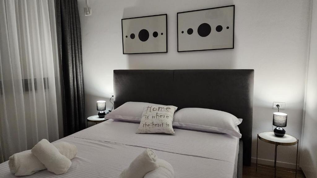 APARTMENT 2+1 FOR RENT ON KAVAJA STREET 800 EURO