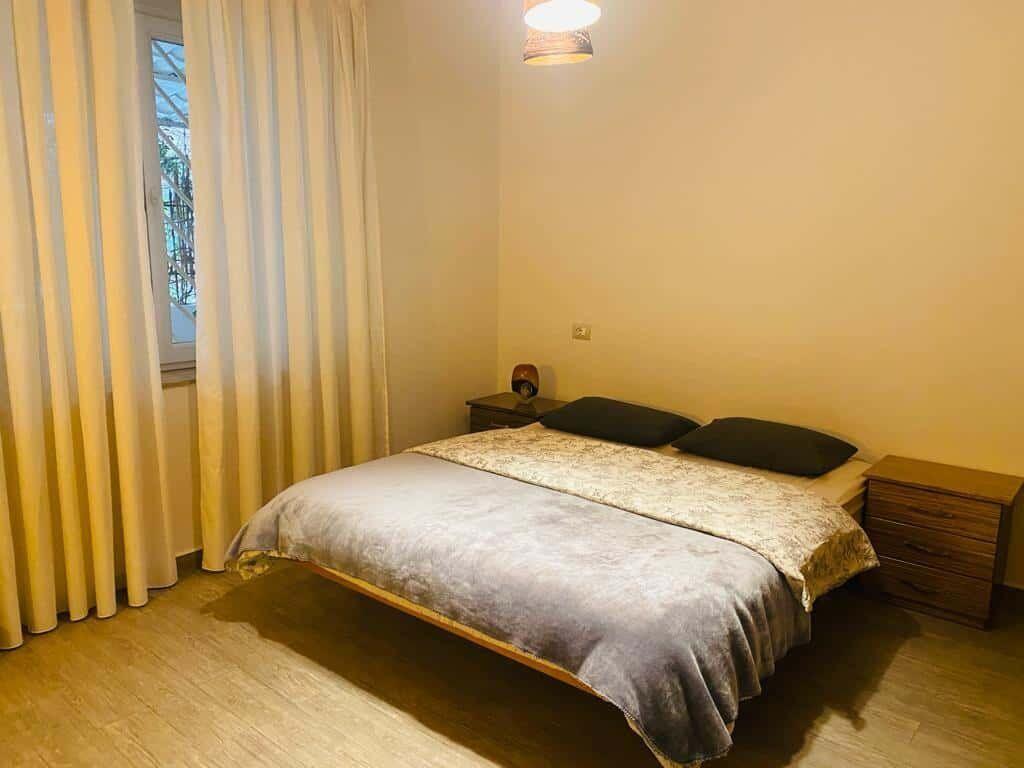 Vendesi in vendita 2+1 +2 + Deposito vicino al Comune di Parigi, Tirana! Residenziale/ Commerciale!