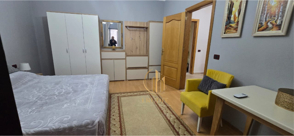 🏠 Affittasi Appartamento 1+1, Zona della Scuola di Balletto, Tirana