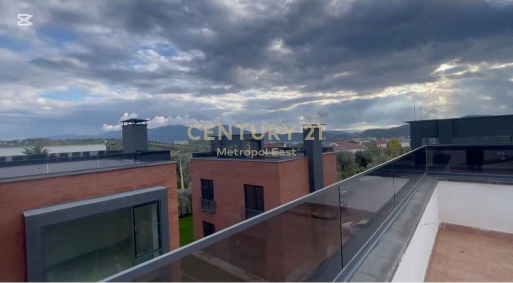 MODERN 3-STOREY VILLA WITH PRIVATE GARDEN FOR SALE IN A RESIDENTIAL AREA IN FARKE