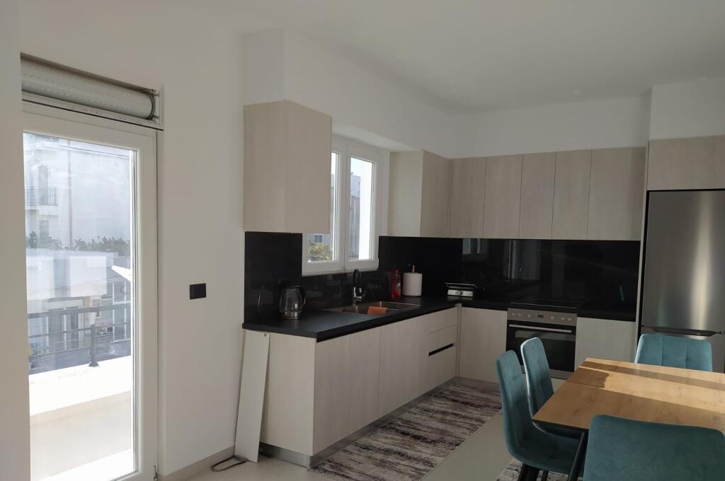 🏙️ Jepet me qira apartament 2+1 ne Astir!