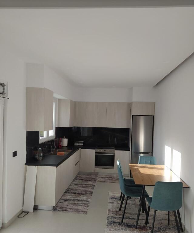 🏙️ Jepet me qira apartament 2+1 ne Astir!