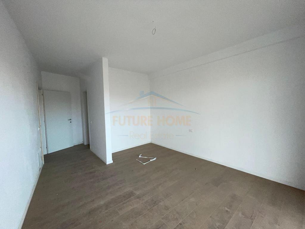 Shitet, Apartament 2+1+2, Rruga Jordan Misja, Tirane