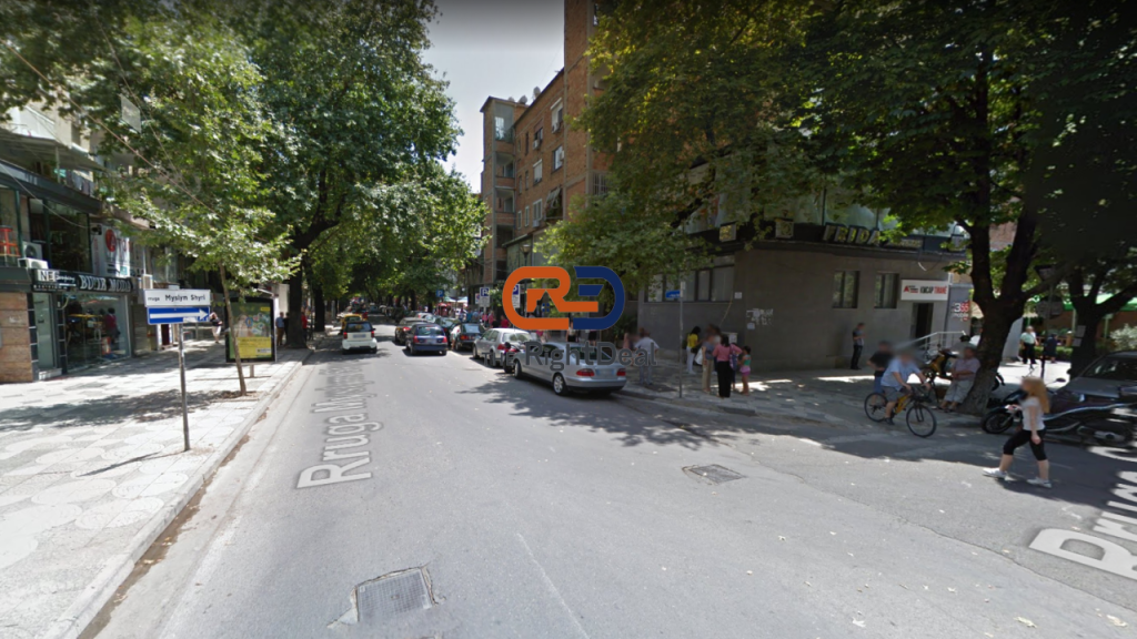 OCCASIONE !! A Myslym Shyr, Sulla Strada Principale, Locale Commerciale in Vendita !!
