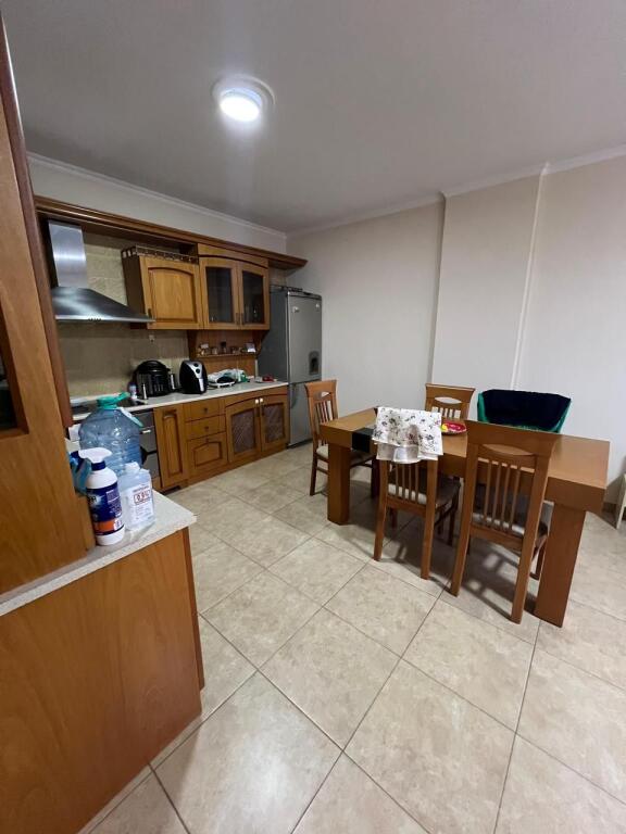 Shitet Apartament 1+1+Ballkon 125.000€ Kinostudio, Ministria e Kultures, Tirane