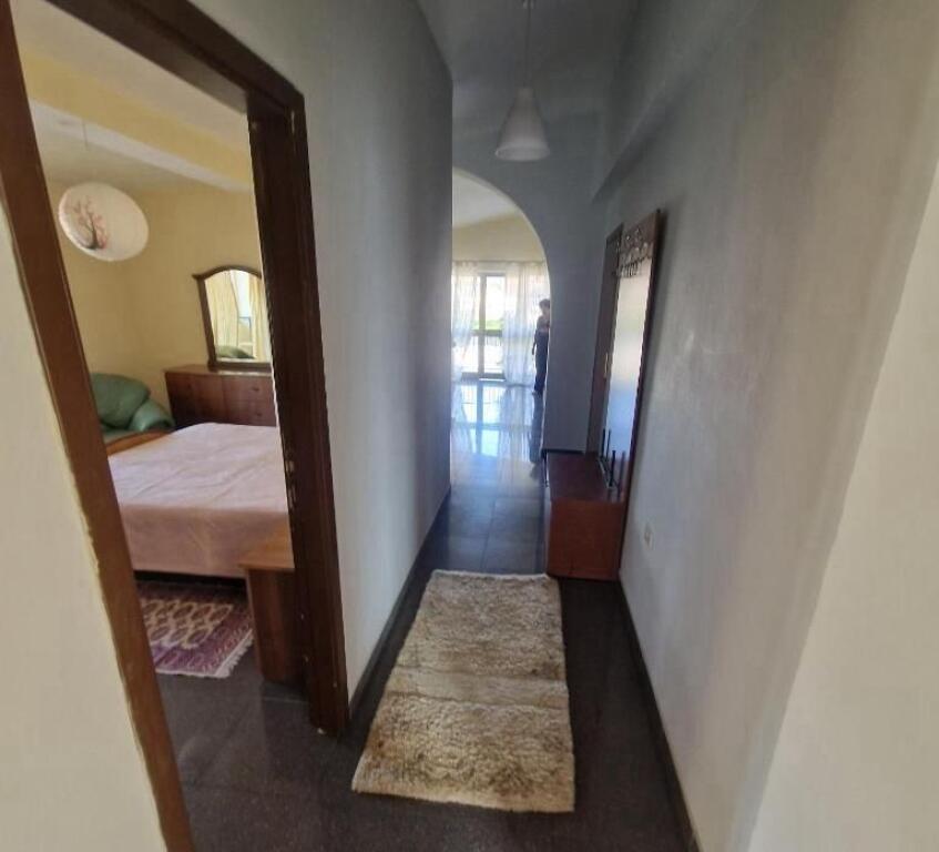 🏡 Jepet me qira apartament modern 2+1 tek rruga Besa!