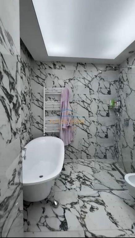 Shitet, Penthouse 3+1+2+ Post Parkimi,Kopshti Zologjik