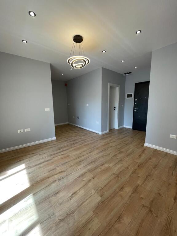 1+1/Sale📍5 Maji 📌98000€