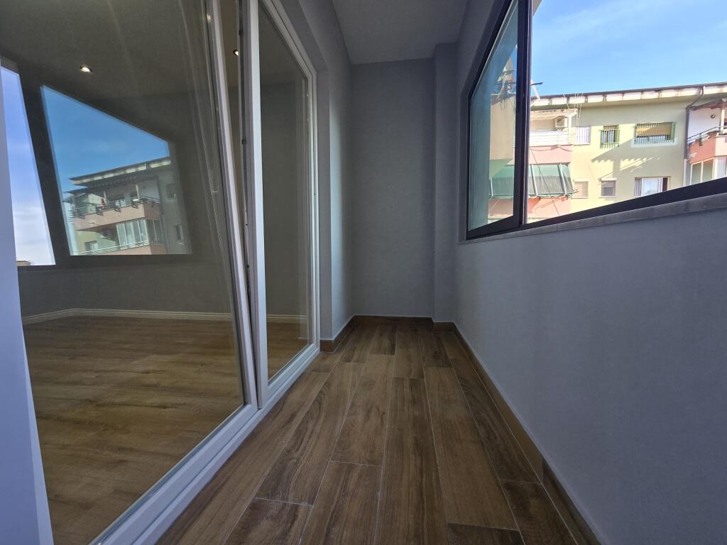 1+1/Sale📍5 Maji 📌98000€