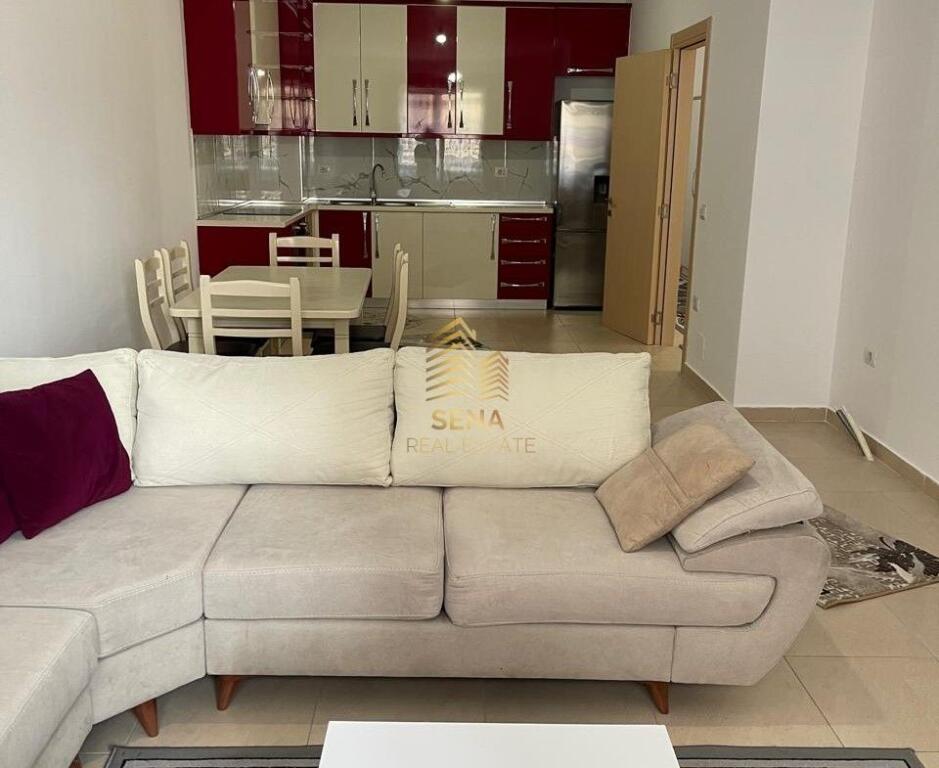 In vendita, Appartamento 3+1+2+Blk+2 Posti Auto, Kinostudio, 295.000 Euro