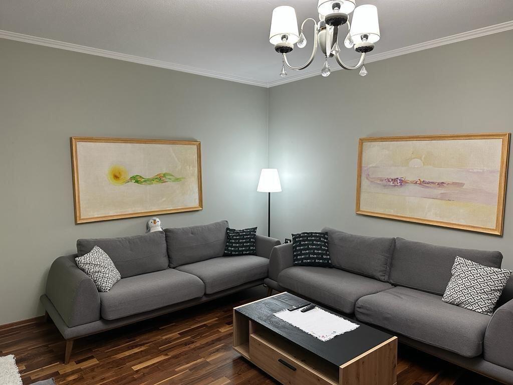 Shitet apartament 3+1+2+bllk