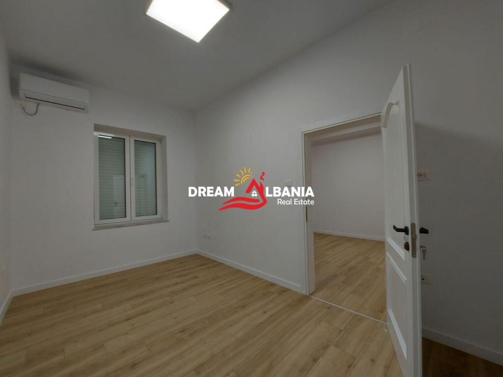 Jepet me qera ambient zyre 3+1 tek Shallvaret, prane Gjykates se Larte (ID 4261806)