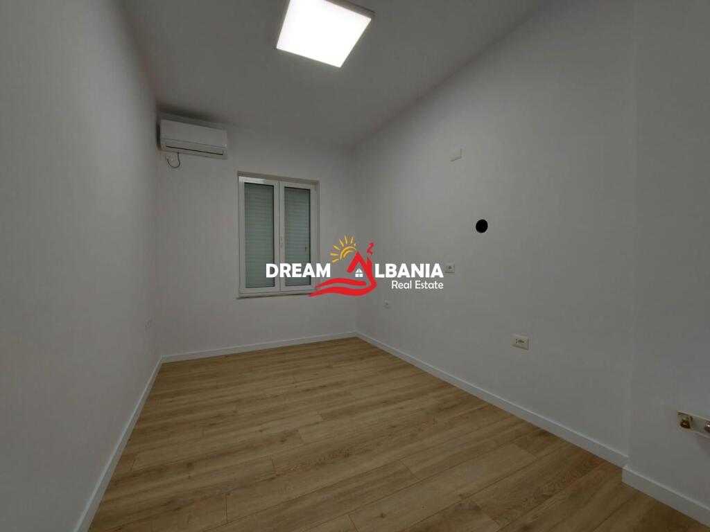 Jepet me qera ambient zyre 3+1 tek Shallvaret, prane Gjykates se Larte (ID 4261806)