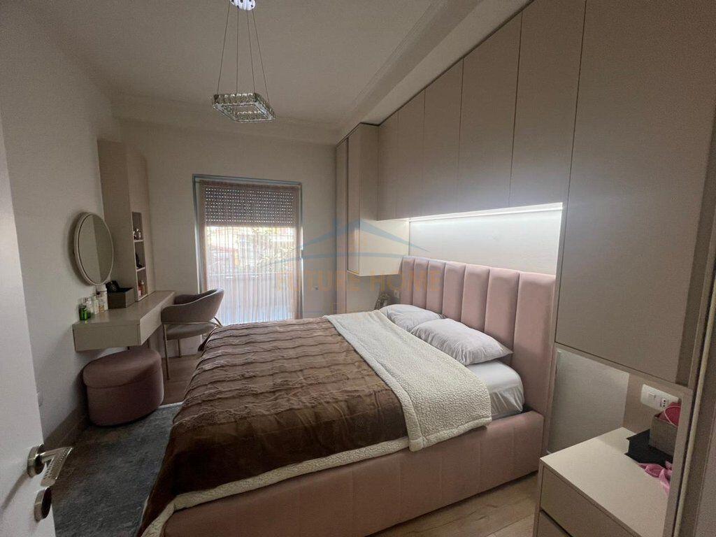 Shitet, Apartament 2+1+2, Quartum Residence, Rruga Jordan Misja, Tiranë.