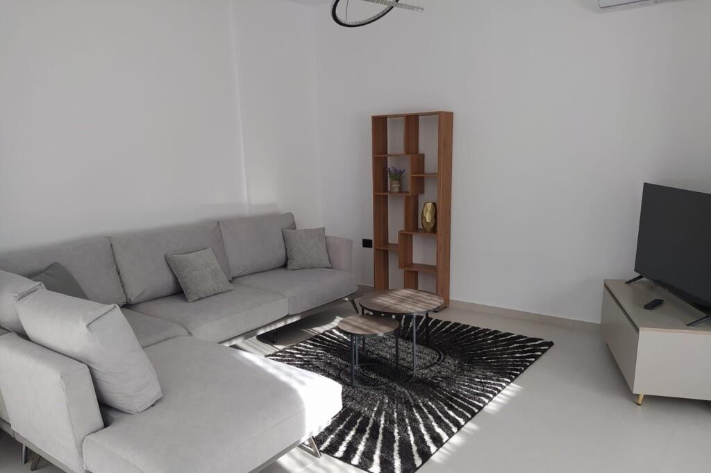 🏙️ Jepet me qira apartament 2+1 ne Astir!