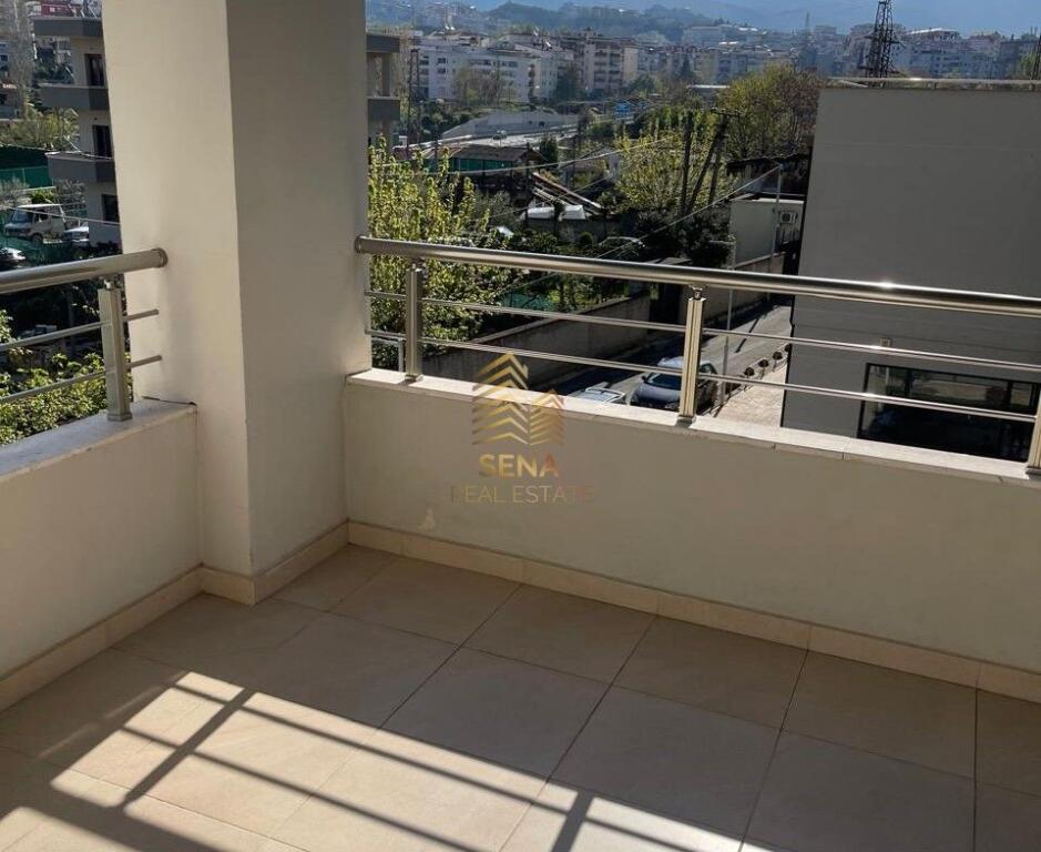 In vendita, Appartamento 3+1+2+Blk+2 Posti Auto, Kinostudio, 295.000 Euro