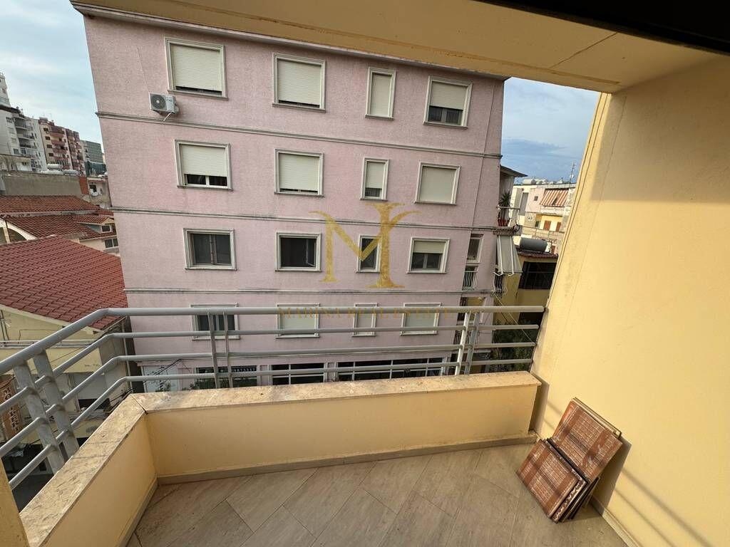 SHITET APARTAMENT 2+1 QENDER DURRES