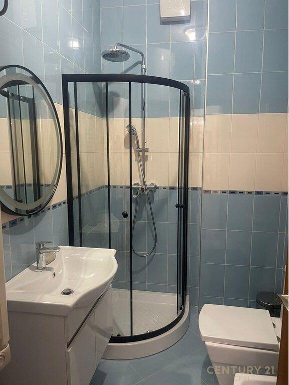 Ufficio Moderno 2+1+2 in Affitto vicino alla Guardia, Ish-Blloku 1.700 € /Mese