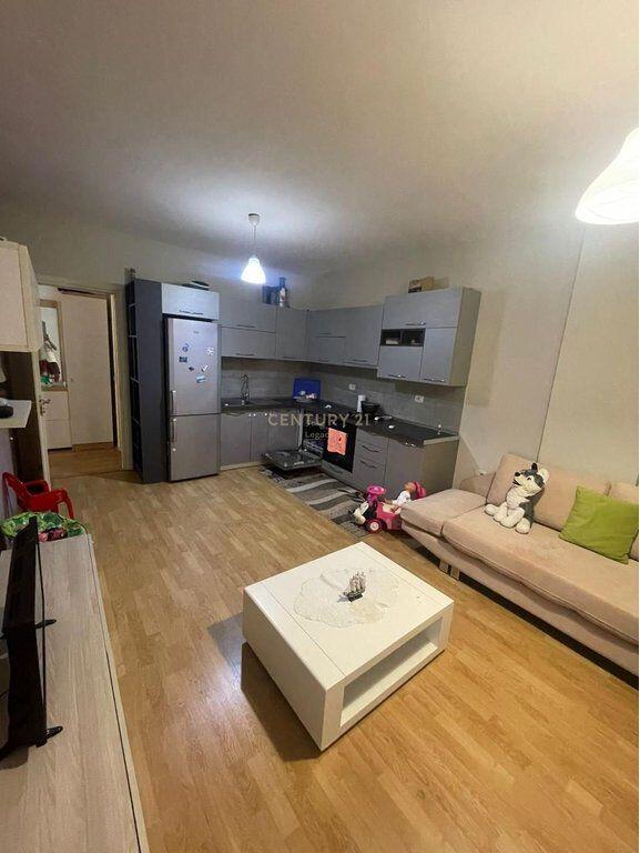 Appartamento 2+1 in vendita a Fresco vicino a Ramazan Gaxherri!