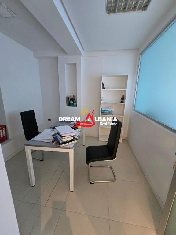 Commercial Space/Office for Sale on Elbasanit Street, near Air Albania Stadium in Tirana (ID 4161089)
