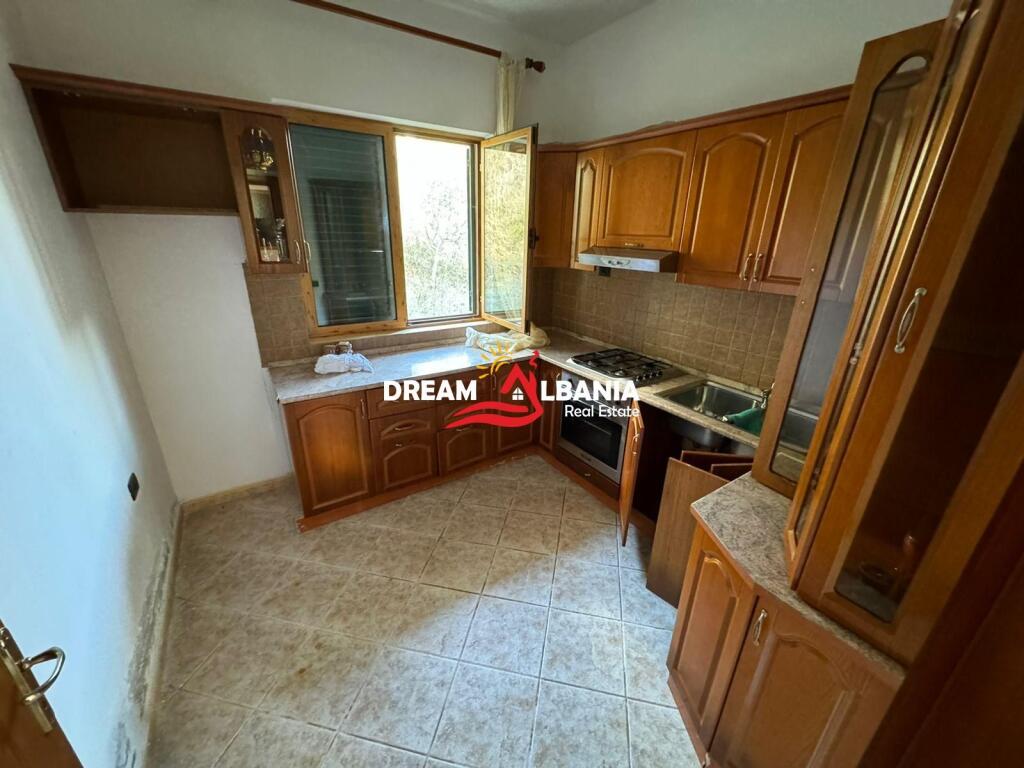 Villa di 3 piani in affitto tra Ndroq e Peza e Vogel, Tirana (ID 4251334).