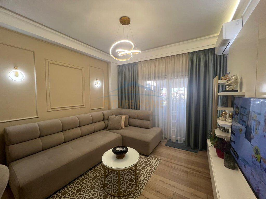 Shitet, Apartament 2+1+2, Quartum Residence, Rruga Jordan Misja, Tiranë.