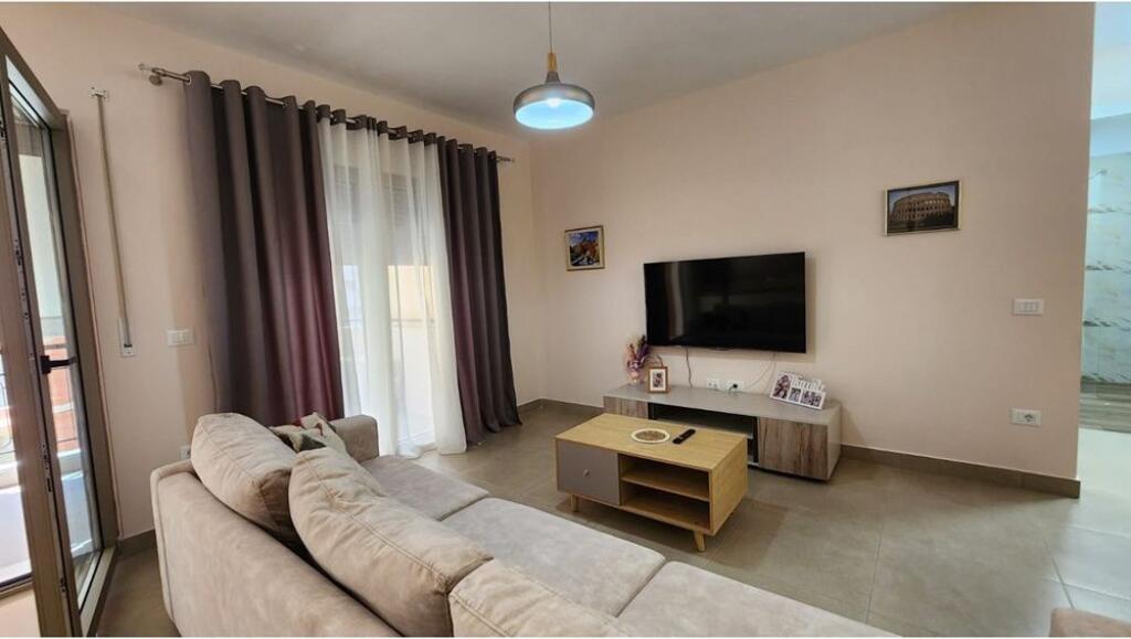 Apartament 1+1 +post parkimi per qira tek Kompleksi Delijorgji