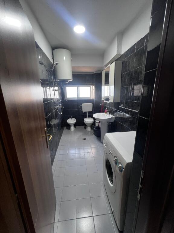 Appartamento 2+1+Balcone in vendita 130.000€ Oxhaku, Tirane