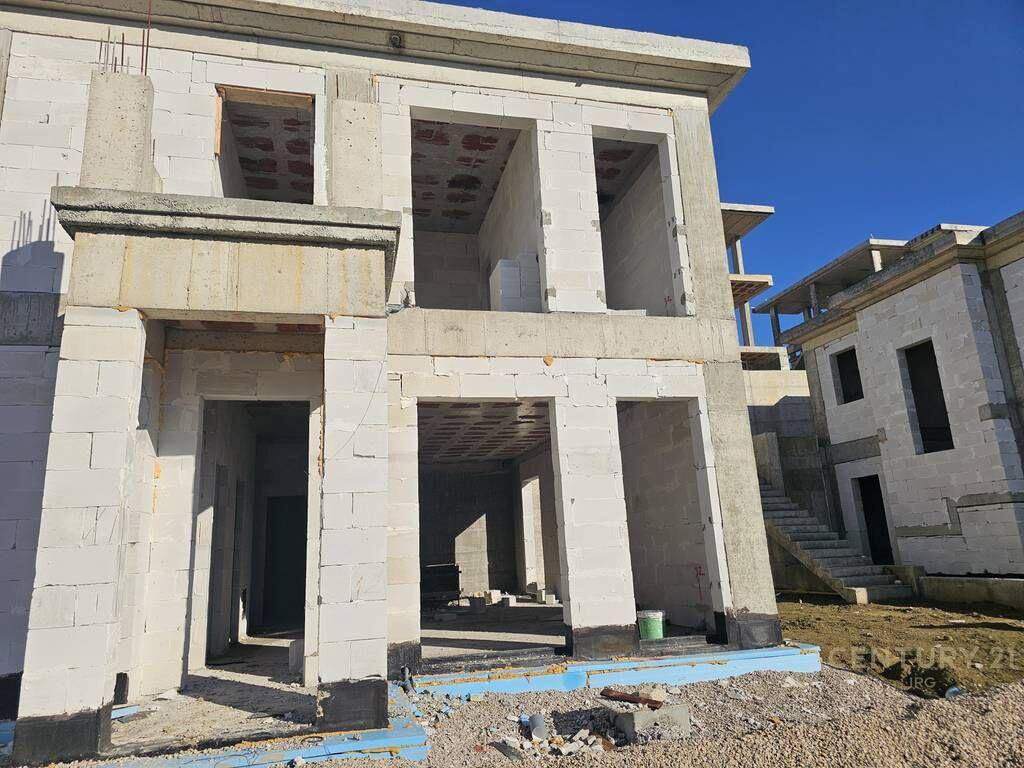 Villa Moderna in vendita nella Residenza Rolling Hill Lago !