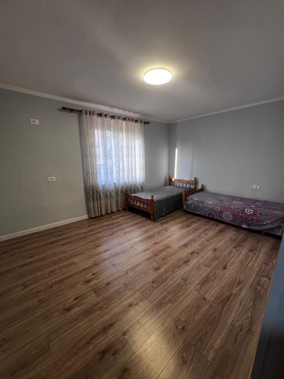 Appartamento 2+1+Balcone in vendita 130.000€ Oxhaku, Tirane