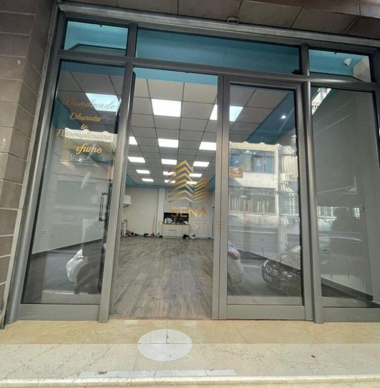 In vendita, Locale Commerciale, Bllok, 450.000 Euro