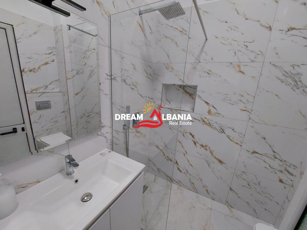 Jepet me qera ambient zyre 3+1 tek Shallvaret, prane Gjykates se Larte (ID 4261806)