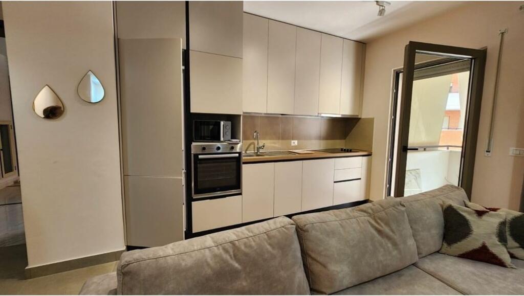 Apartament 1+1 +post parkimi per qira tek Kompleksi Delijorgji