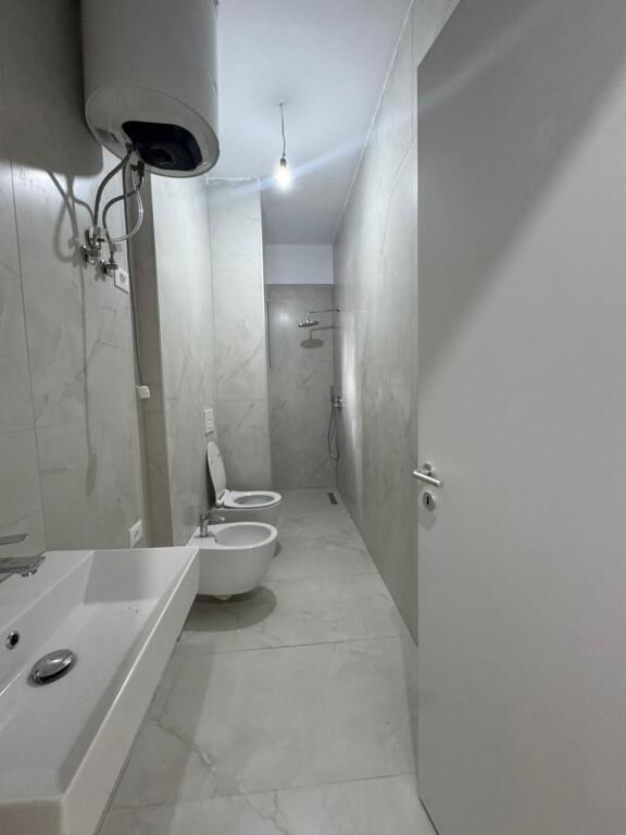 Shitet Apartament 1+1+Ballkon 83.5000€ OXA, Fresk, Tirane