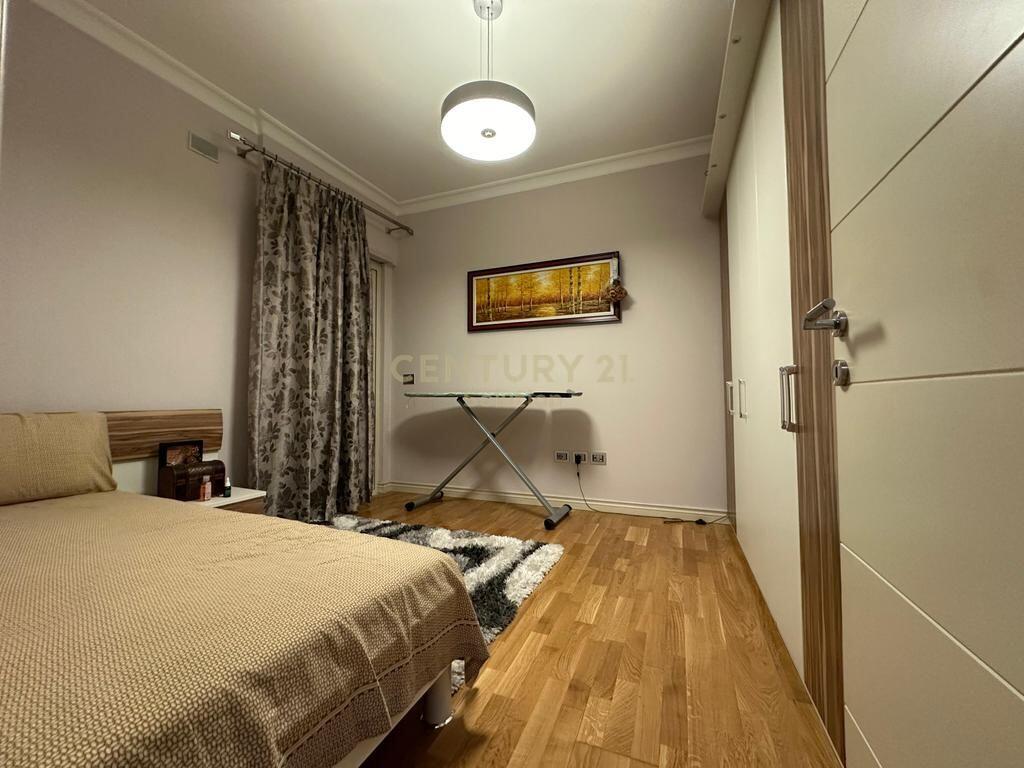 VENDESI APPARTAMENTO 2+1 PRESSO "QENDRA KRISTAL" !!! 300,000 €