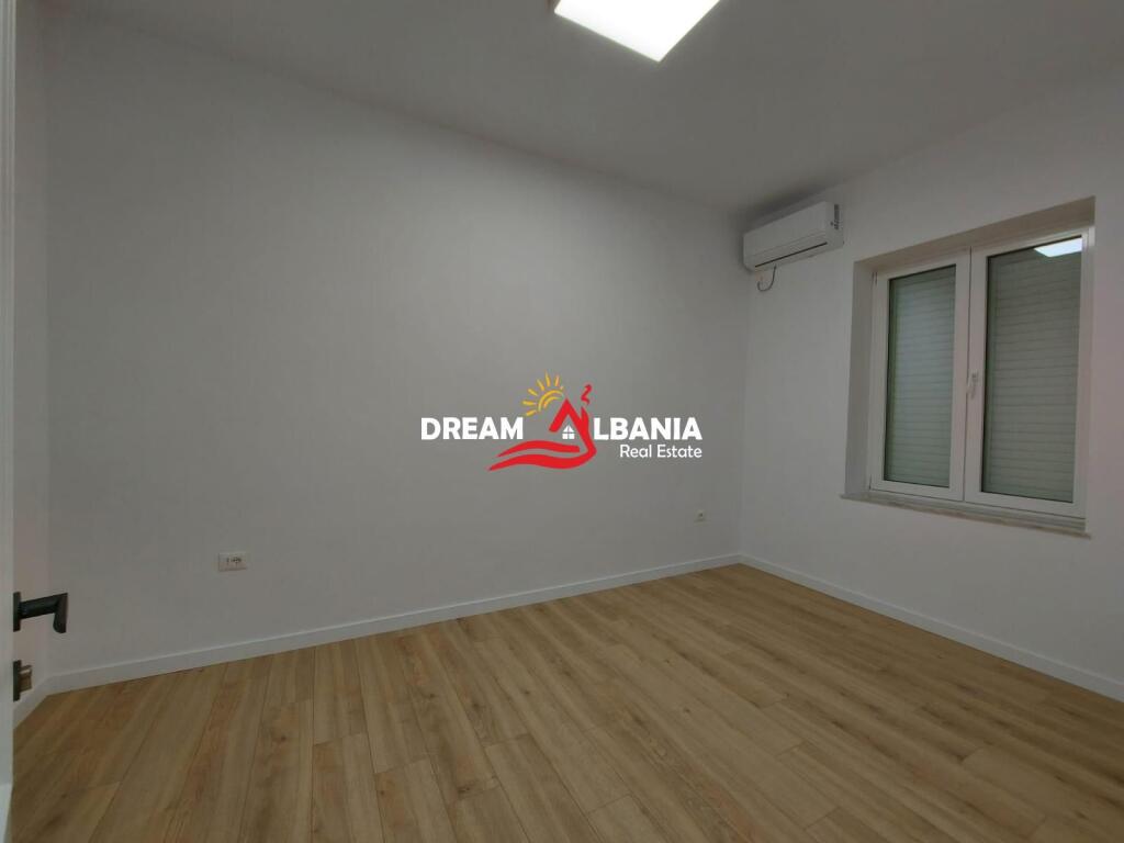 Jepet me qera ambient zyre 3+1 tek Shallvaret, prane Gjykates se Larte (ID 4261806)
