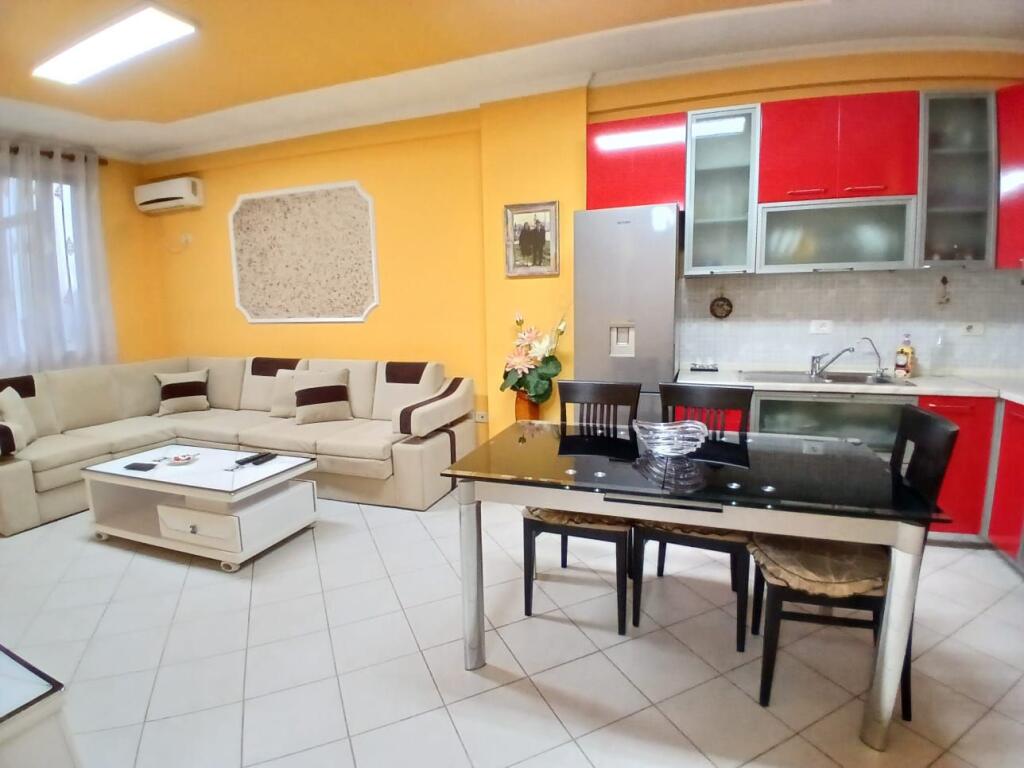 Apartament me qera 2+1+ 2📍Qendër
