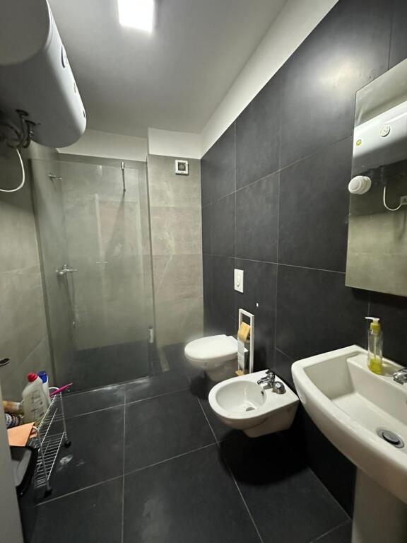 DUPLEX CON CORTILE IN VENDITA PRESSO LA RESIDENZA KODRA E DIELLIT 1