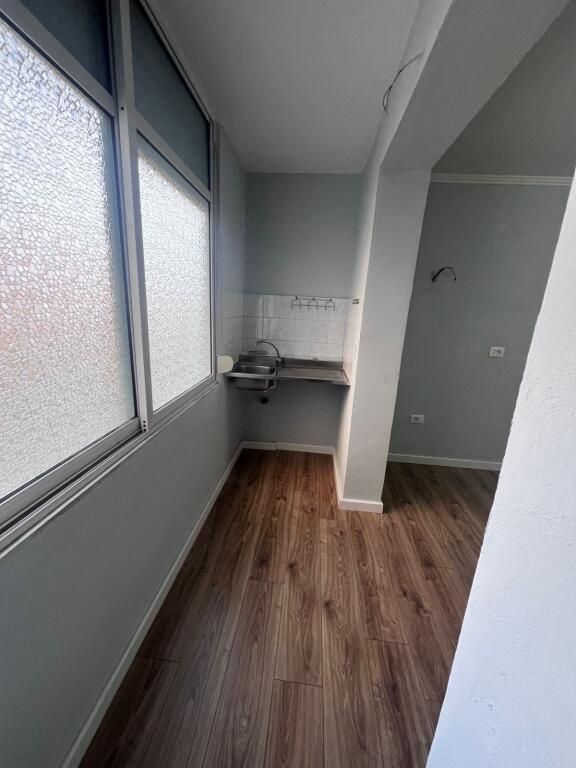 Appartamento 2+1+Balcone in vendita 130.000€ Oxhaku, Tirane