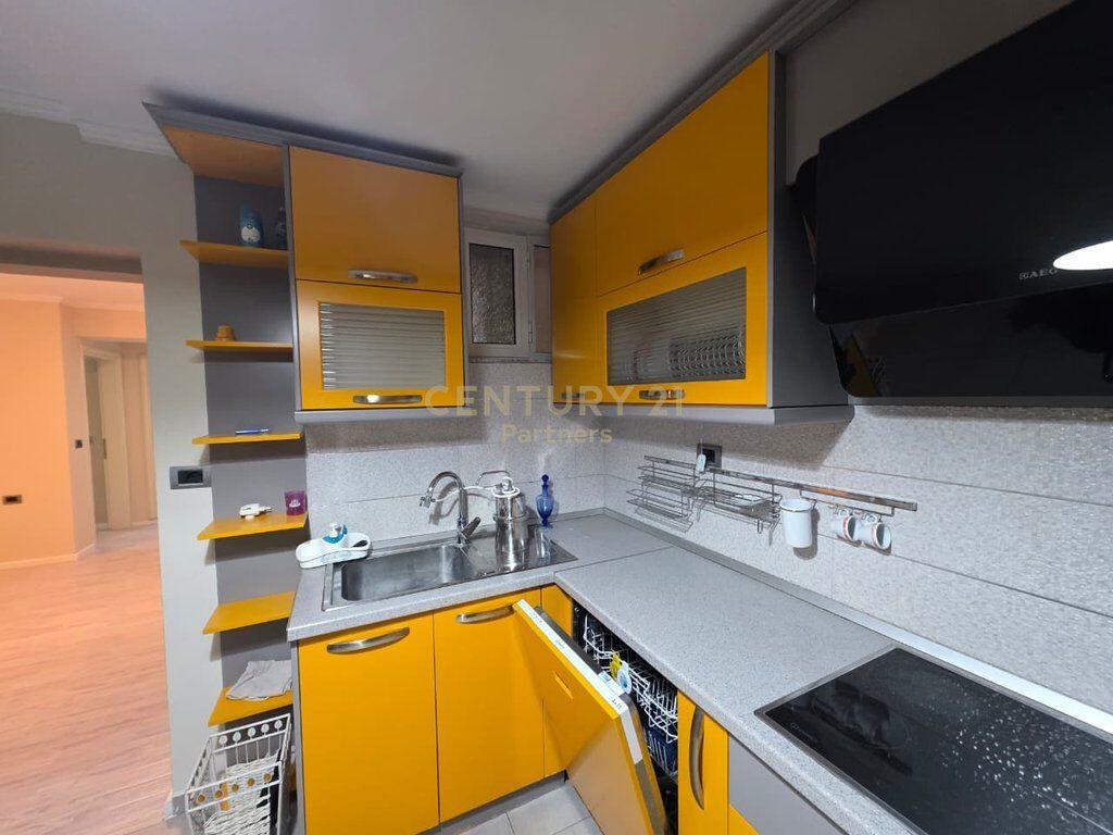 Appartamento 2+1 in Affitto nel Centro di Tirana - 900€ | 76 m² 900 € /Mese Sup. Totale  76m2