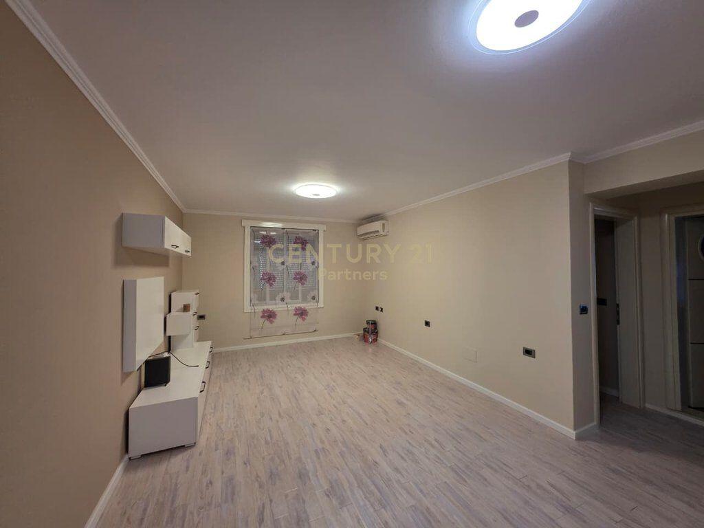 Appartamento 2+1 in Affitto nel Centro di Tirana - 900€ | 76 m² 900 € /Mese Sup. Totale  76m2